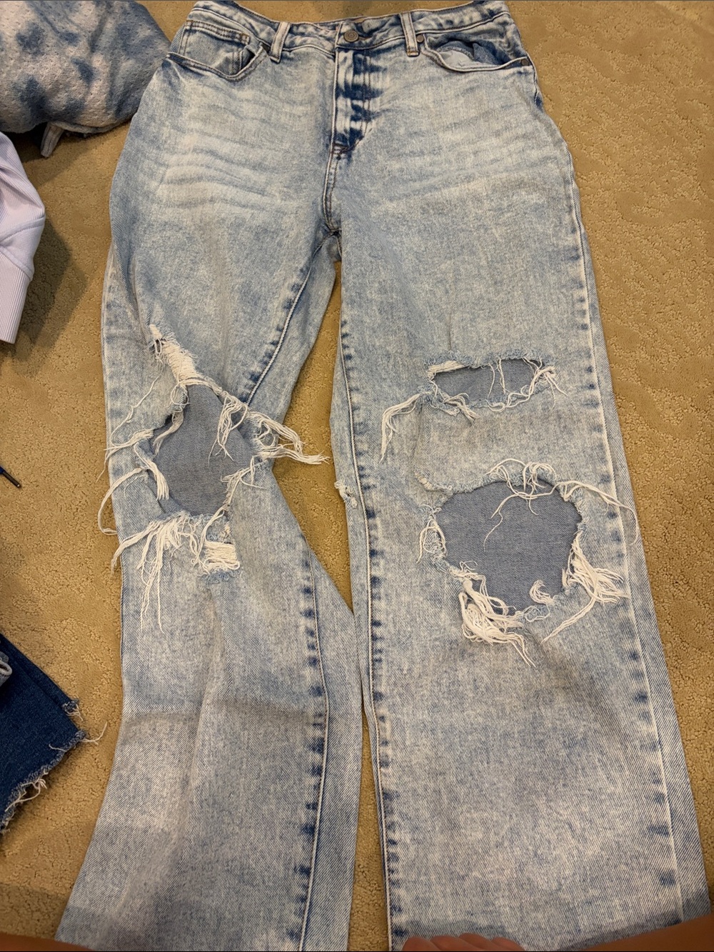 Light Blue Distressed Ankle Crop Jeans - Casual Ripped Style